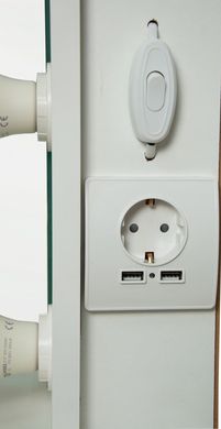 Туалетний столик з підсвіткою, розеткою та USB Bonro B071 білий (20000040)